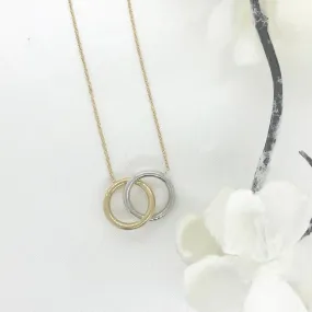 10K Gold Interlocking Circle Necklace