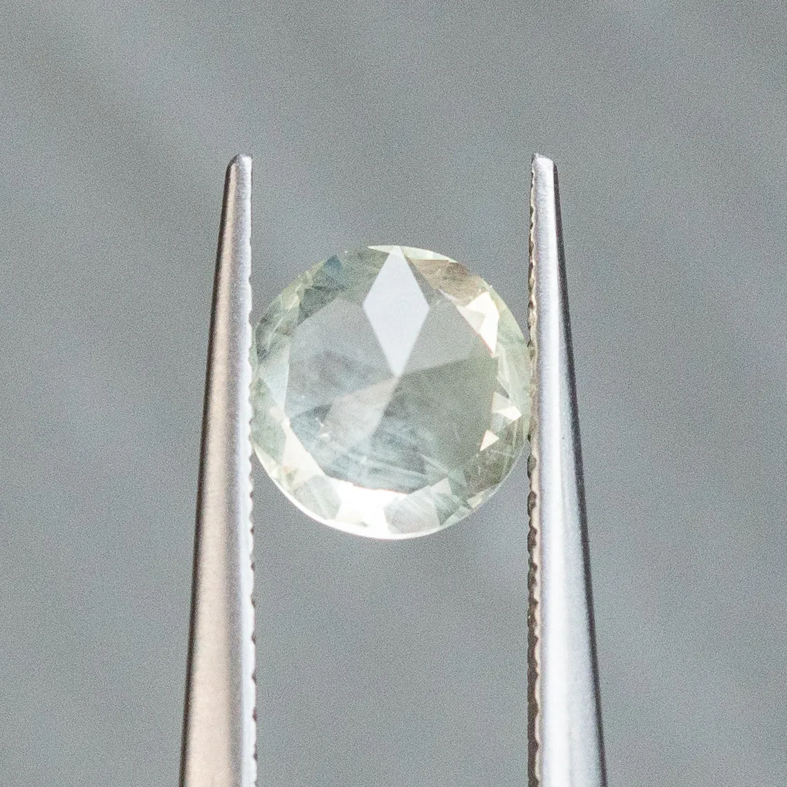 1.30CT ROUND SAPPHIRE, PALE LEMON YELLOW, 6.61X6.56MM, UNTREATED