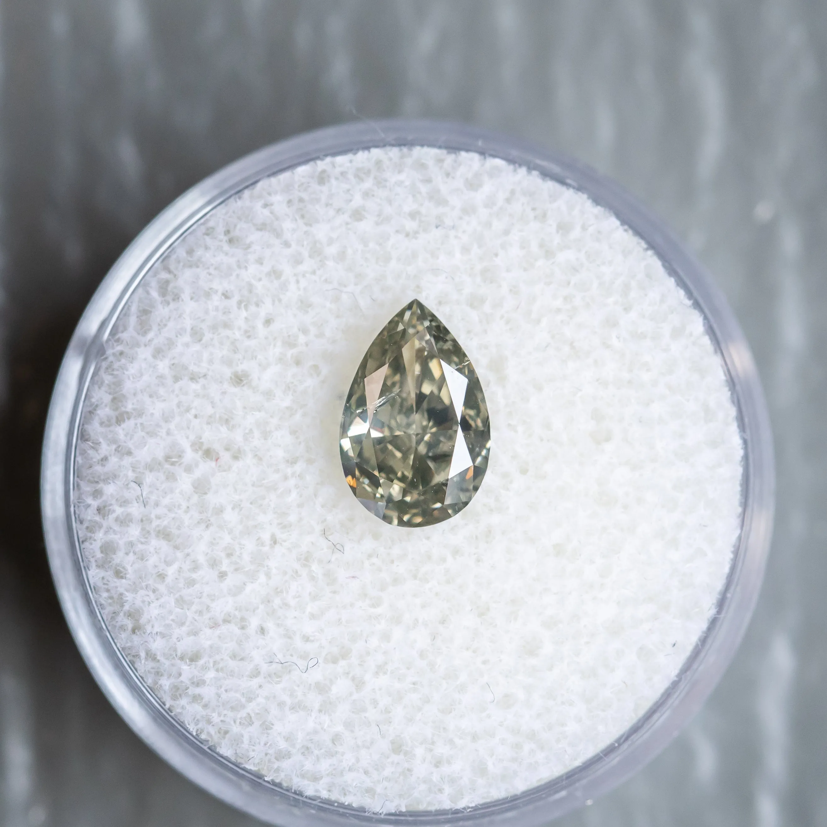 1.63CT PEAR DIAMOND, GREY, 9.32X6.13X3.77MM