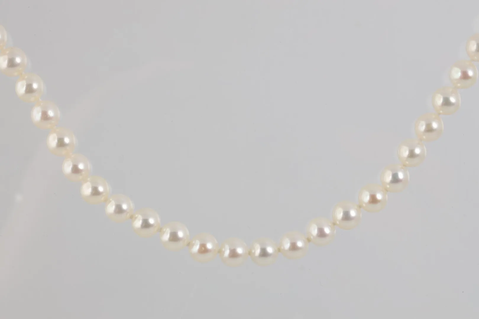 17.5" 14k Yellow Gold Pearl Necklace (23.47g.)