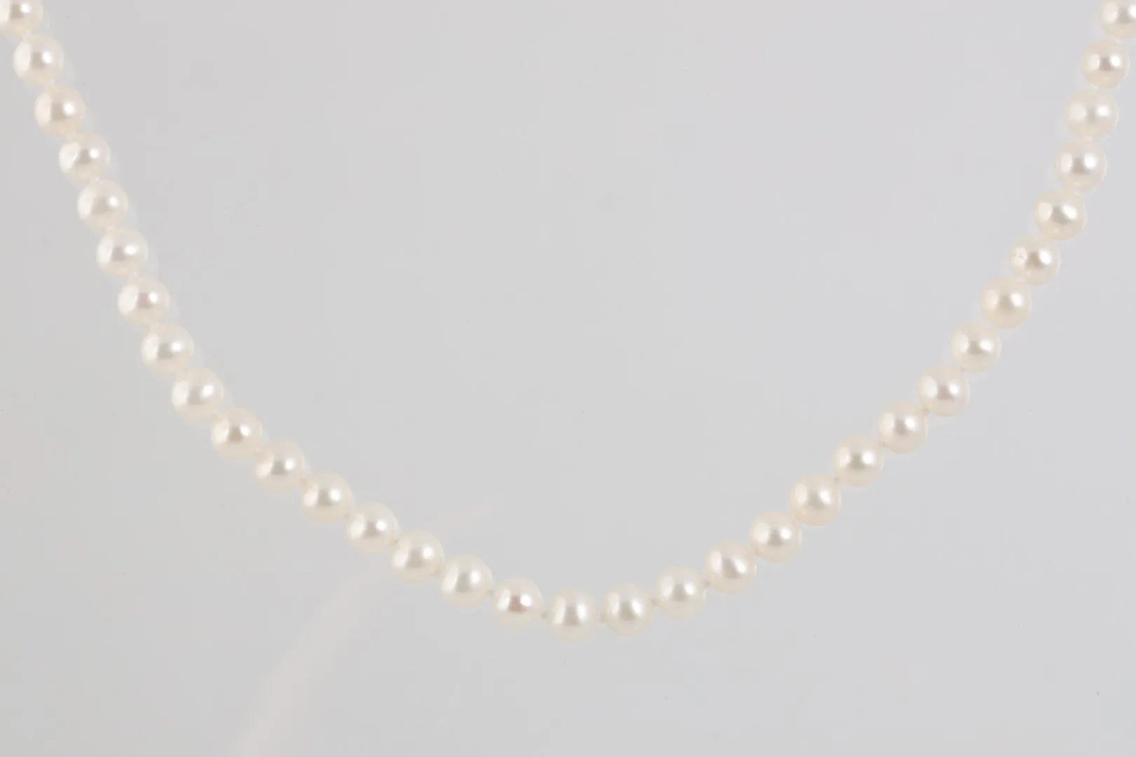 18" 14k Yellow Gold Pearl Necklace (24.73g.)