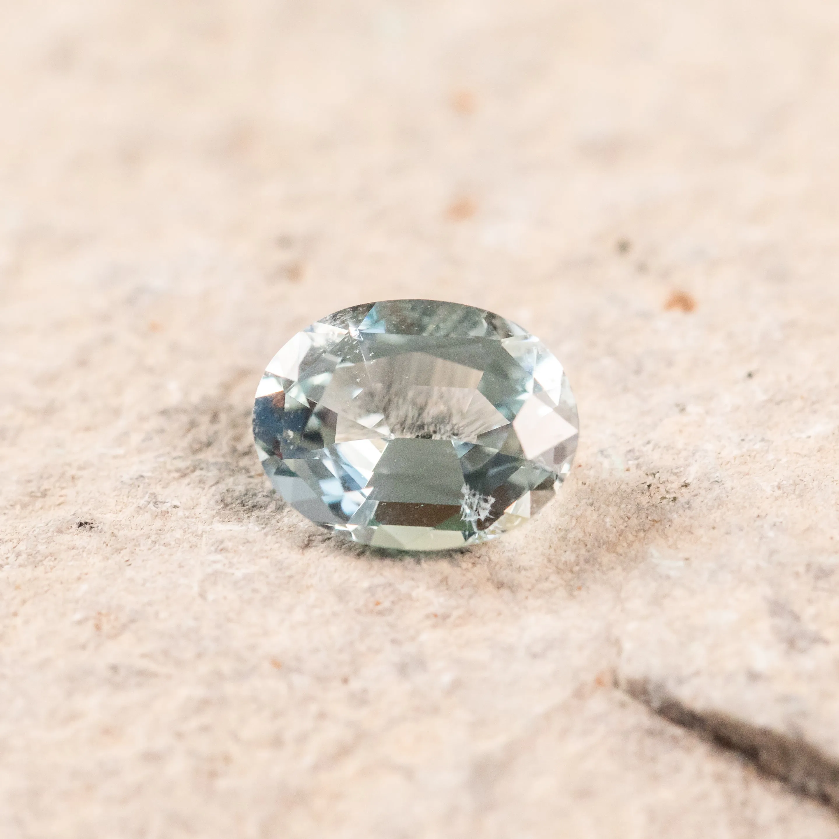 1.97CT OVAL AQUAMARINE, LIGHT SKY BLUE, 9.73X7.57X4.84MM