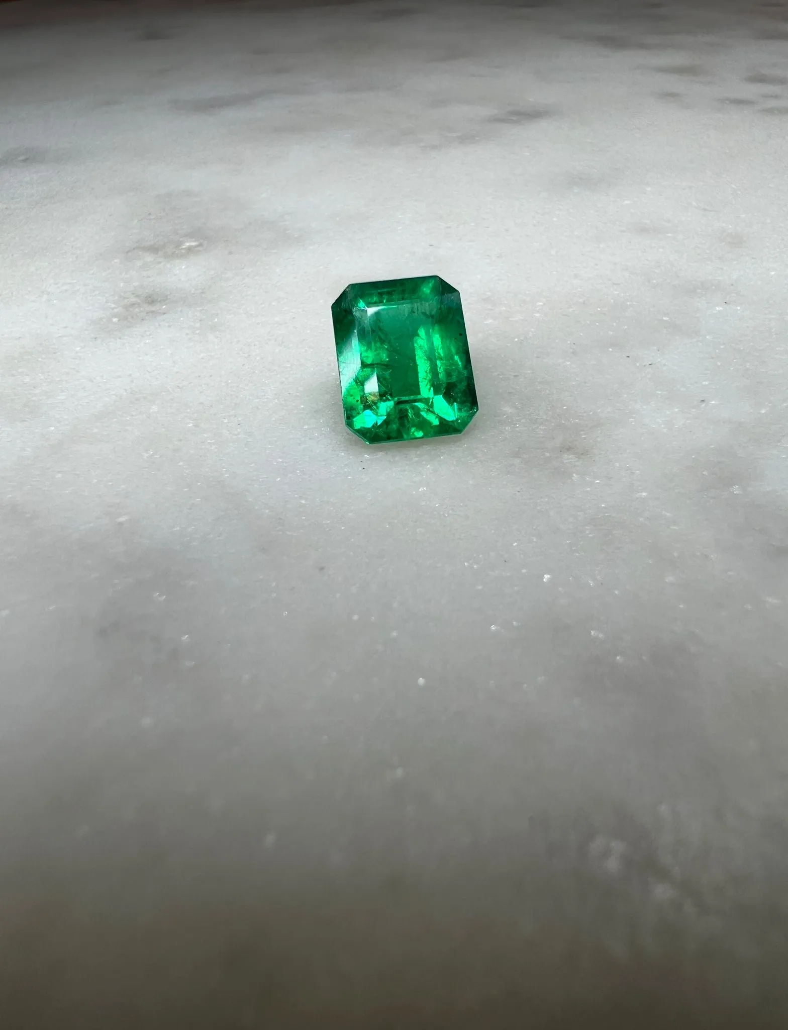 2.24 CARAT EMERALD CUT NATURAL VIVID GREEN EMERALD LOOSE GEMSTONE. 2.24 CT VIVID GREEN ZAMBIA BY MIKE NEKTA NYC