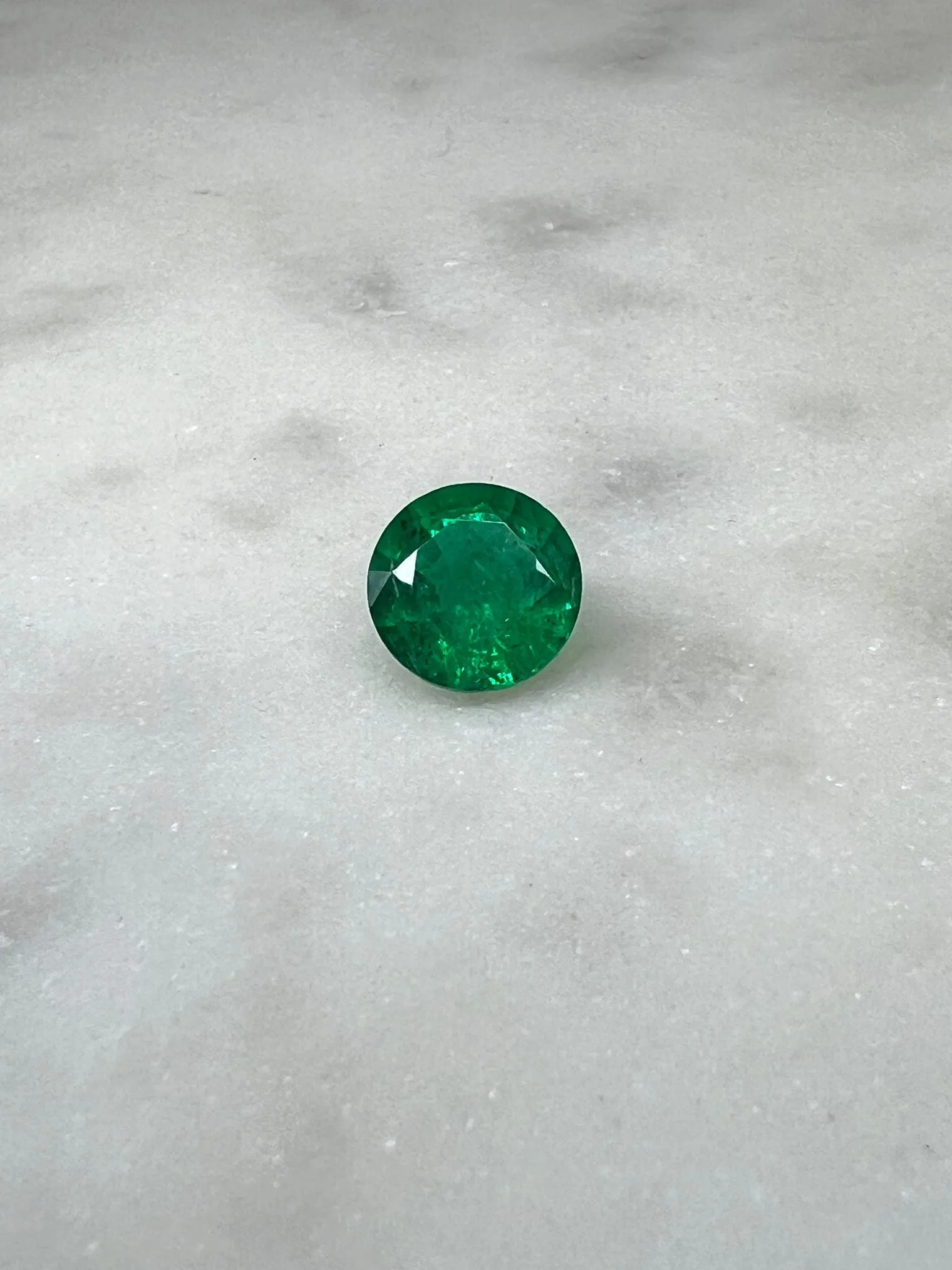 2.38 CARAT ROUND CUT NATURAL VIVID GREEN EMERALD LOOSE GEMSTONE. 2.38 CT VIVID GREEN ZAMBIA BY MIKE NEKTA NYC