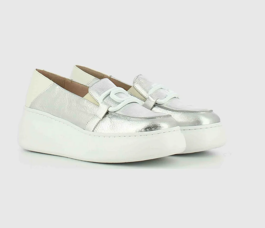 A2641 Silver Flatform Loafer