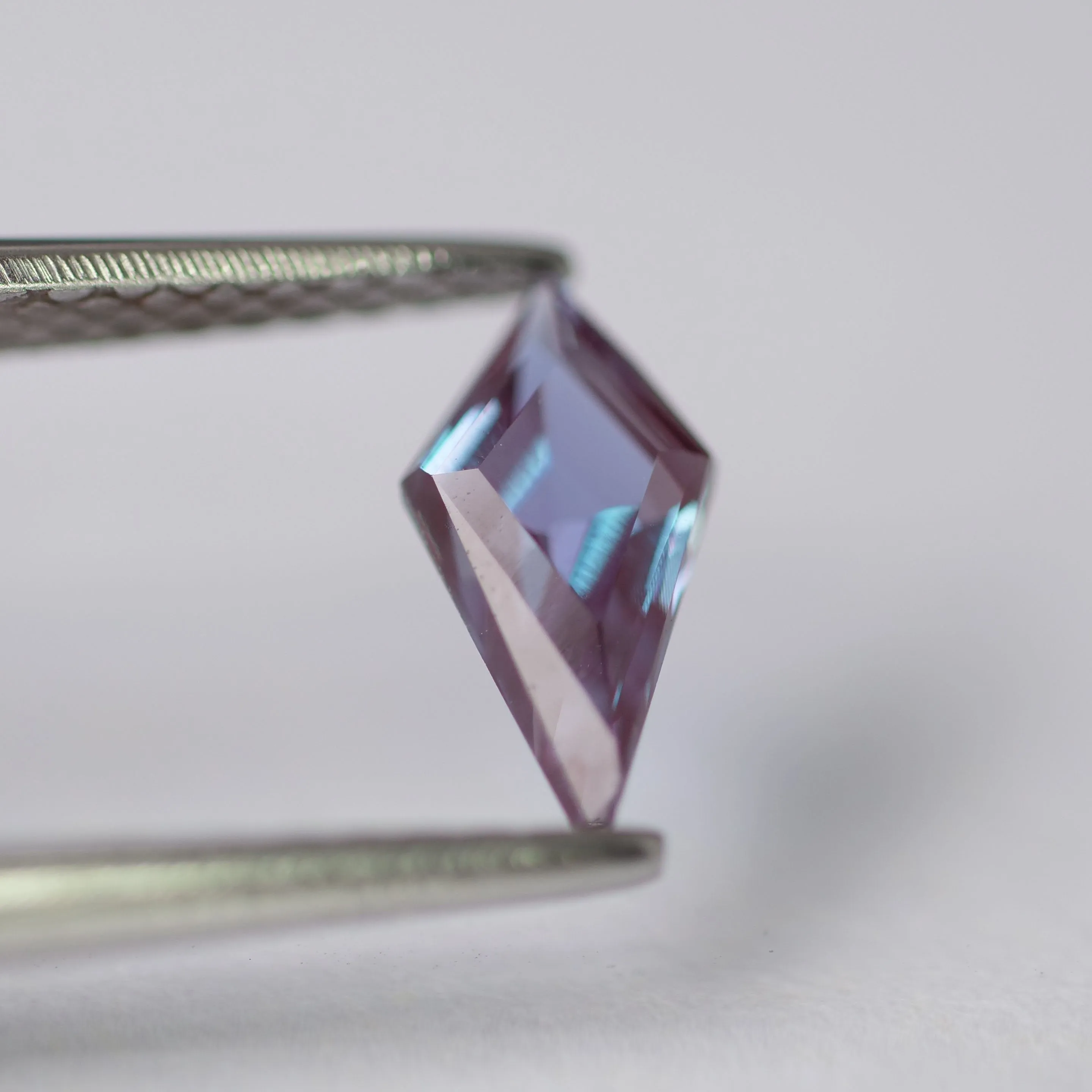 Alexandrite | lab created, colour changing, kite cut 8x4mm, 0.4ct