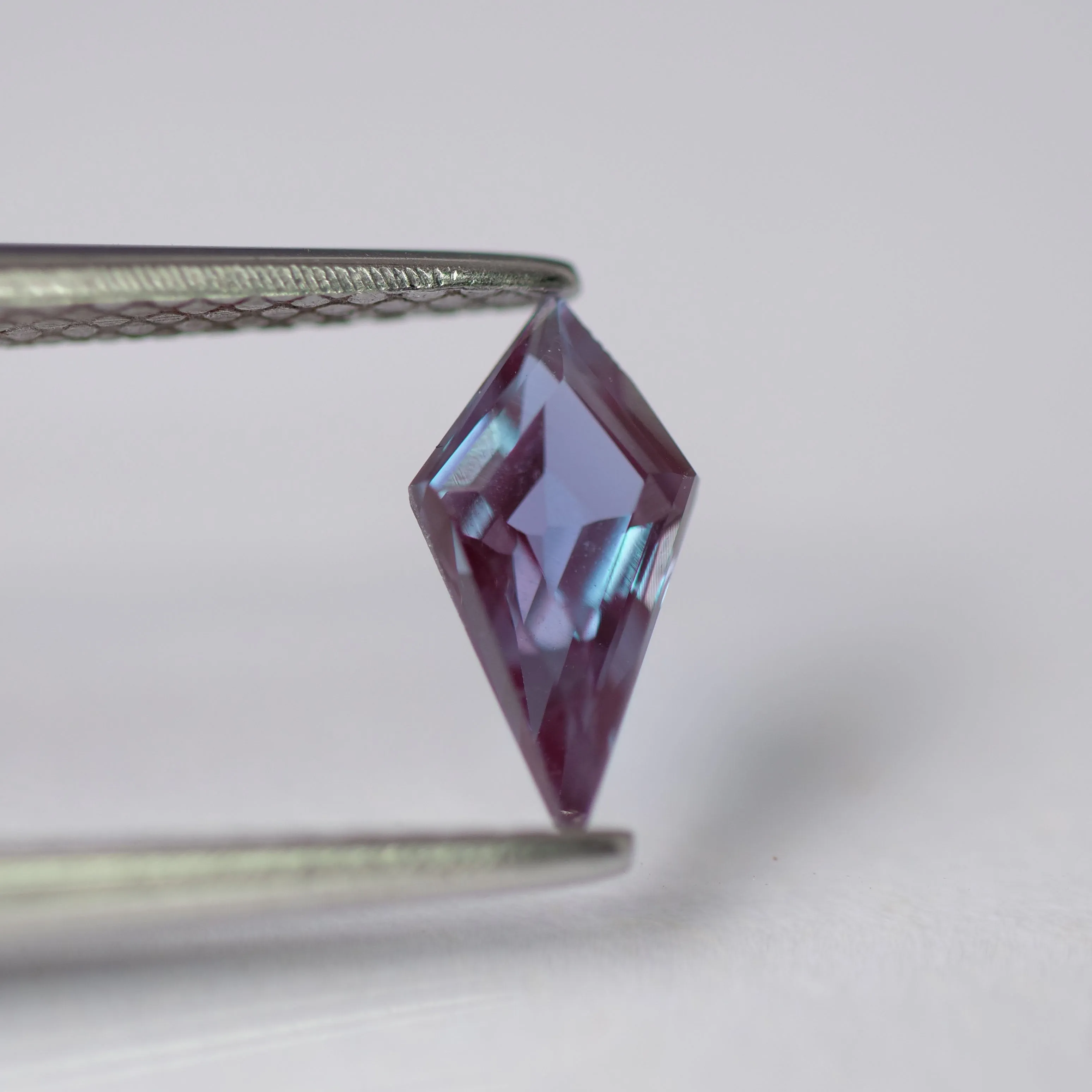 Alexandrite | lab created, colour changing, kite cut 8x4mm, 0.4ct