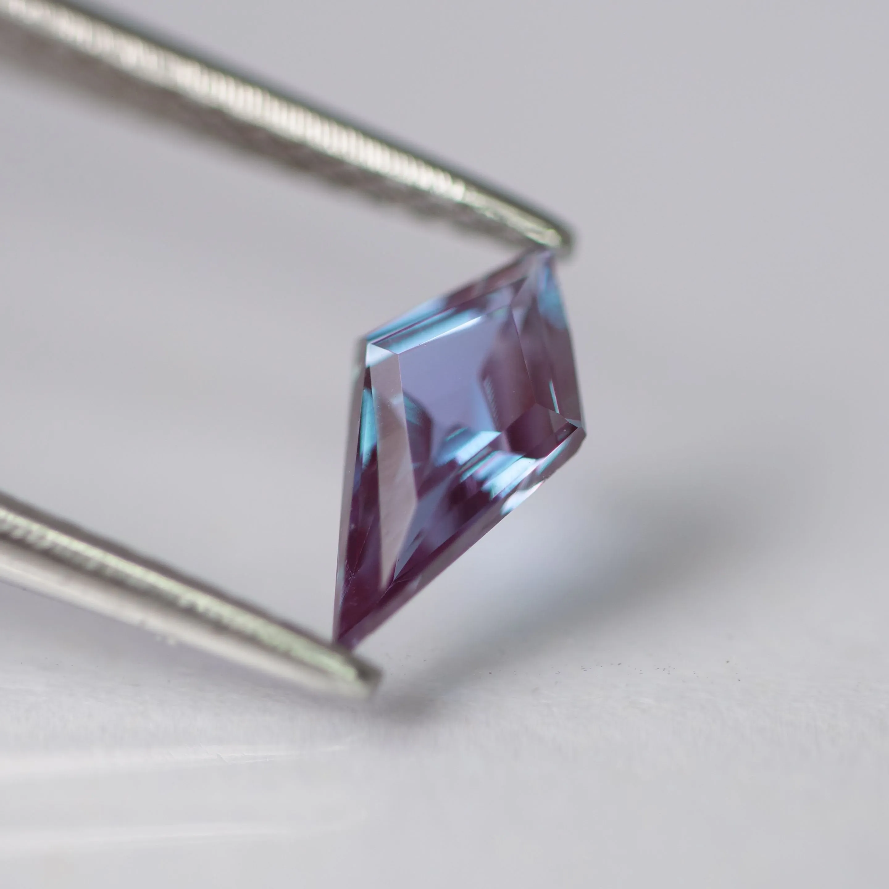 Alexandrite | lab created, colour changing, kite cut 8x4mm, 0.4ct