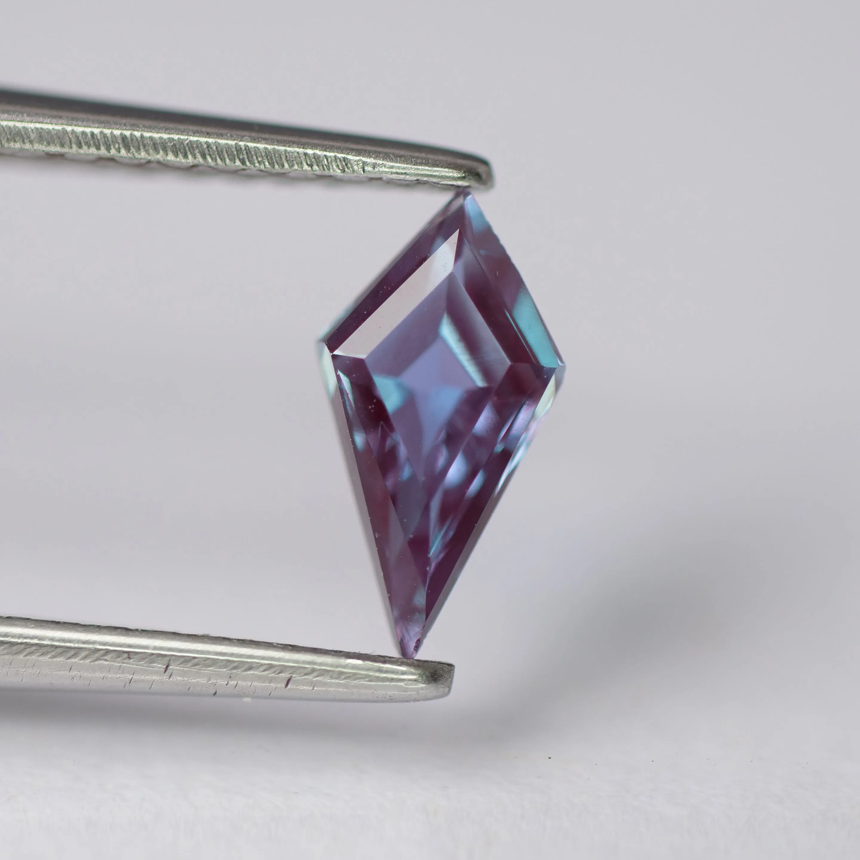 Alexandrite | lab created, colour changing, kite cut 8x4mm, 0.4ct