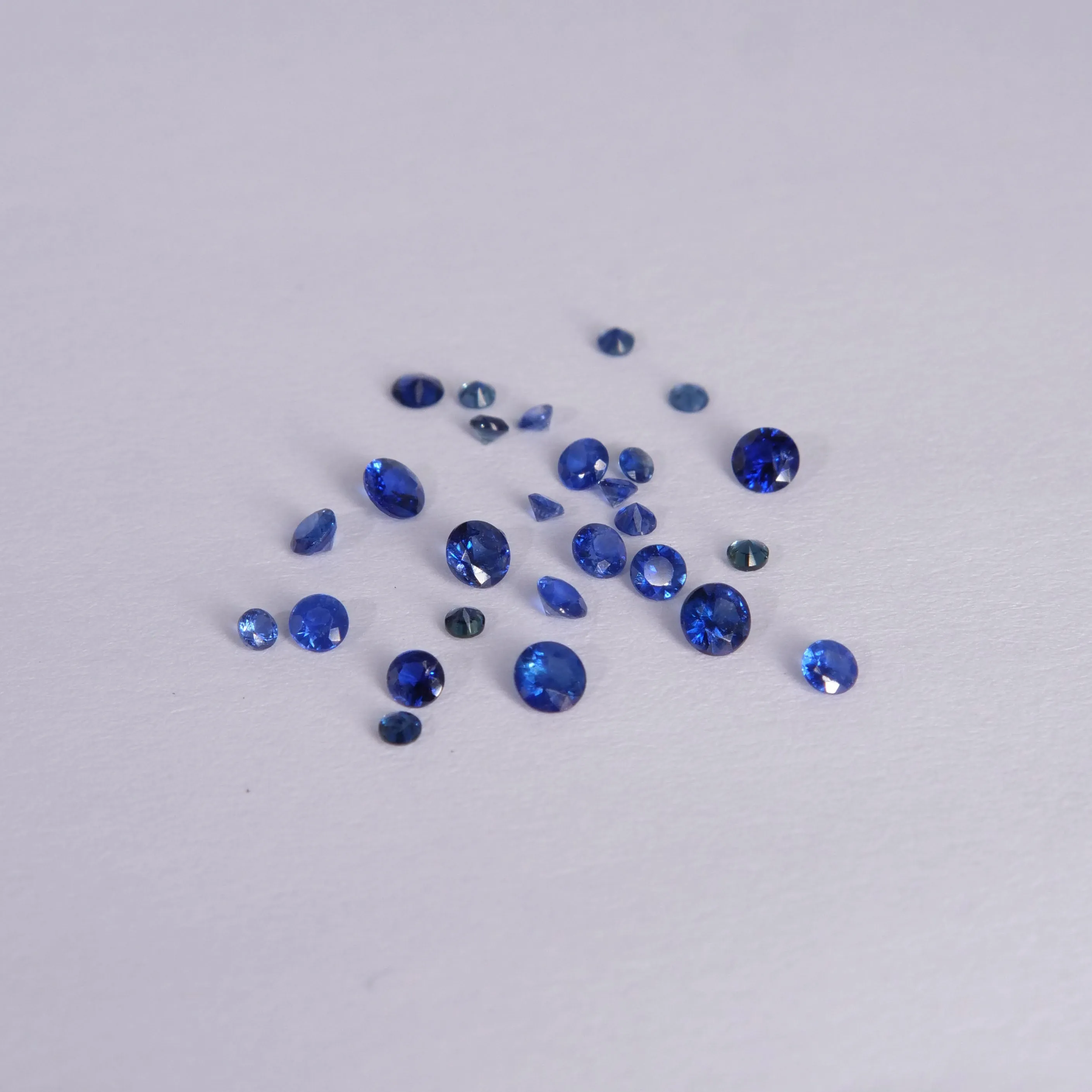 Blue Sapphire | lab created, round cut, accent stone