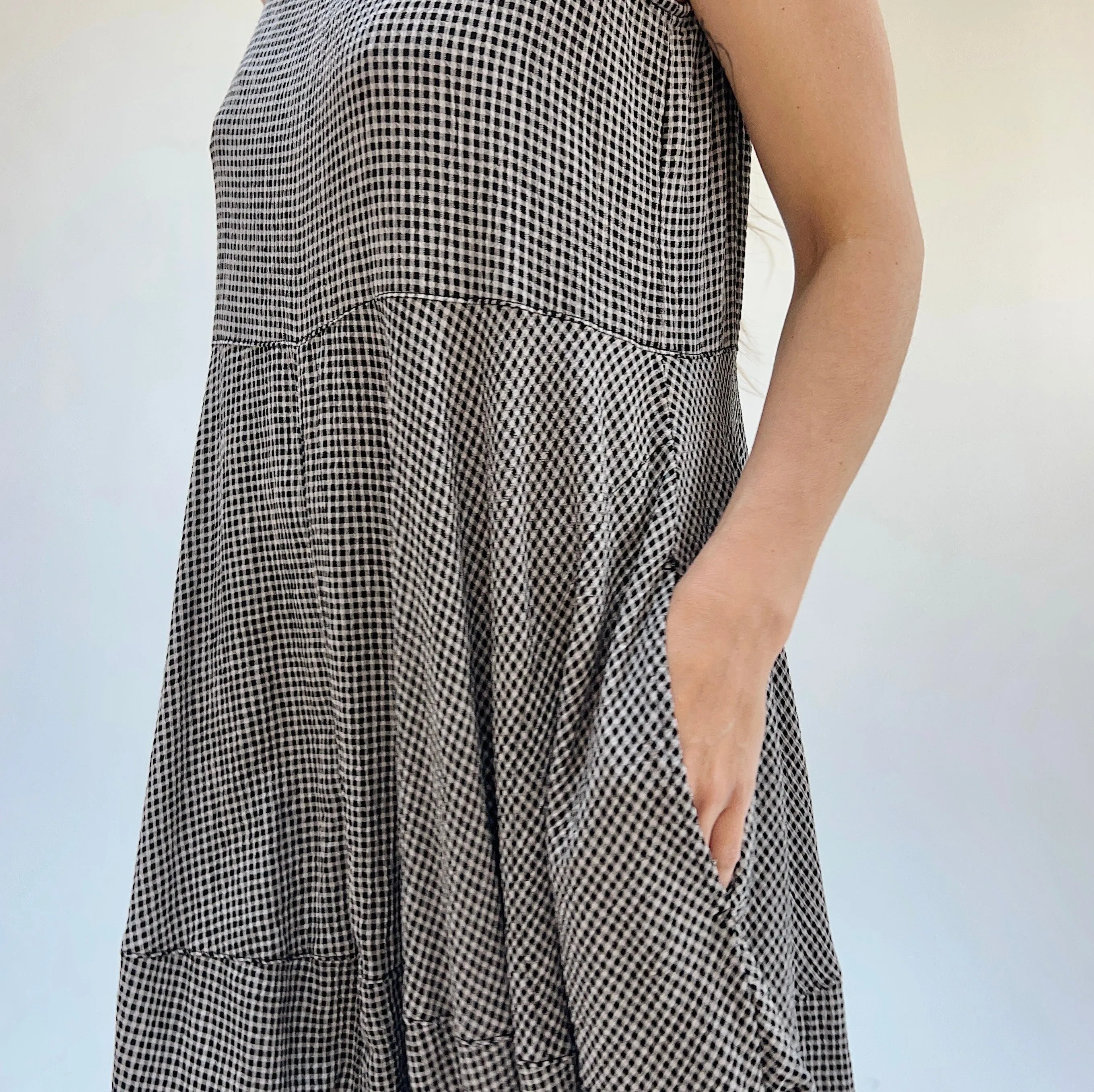 Cut Loose | Crinkle Mini Check Seamed Bubble Dress in Black