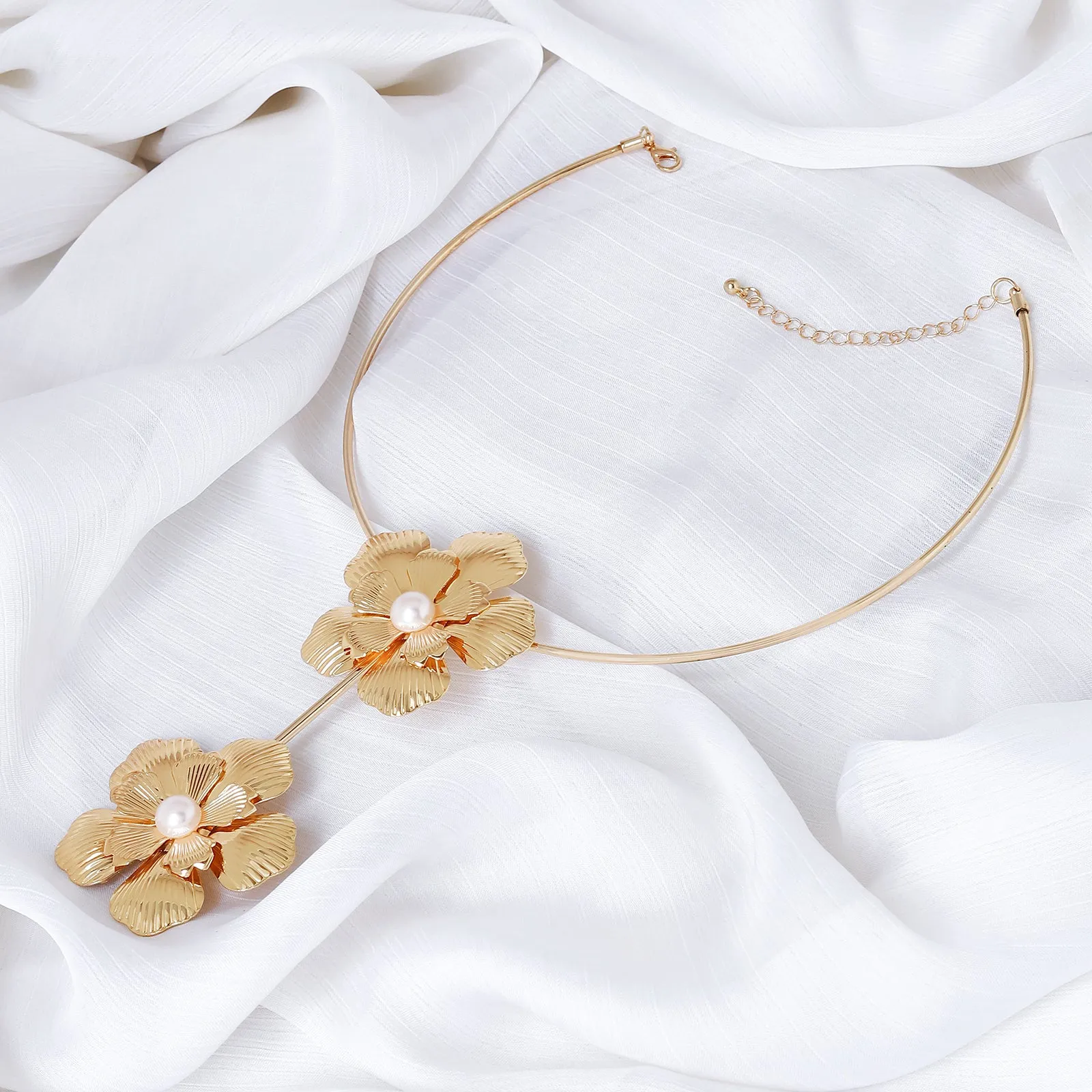 Gloxinia Gold Necklace