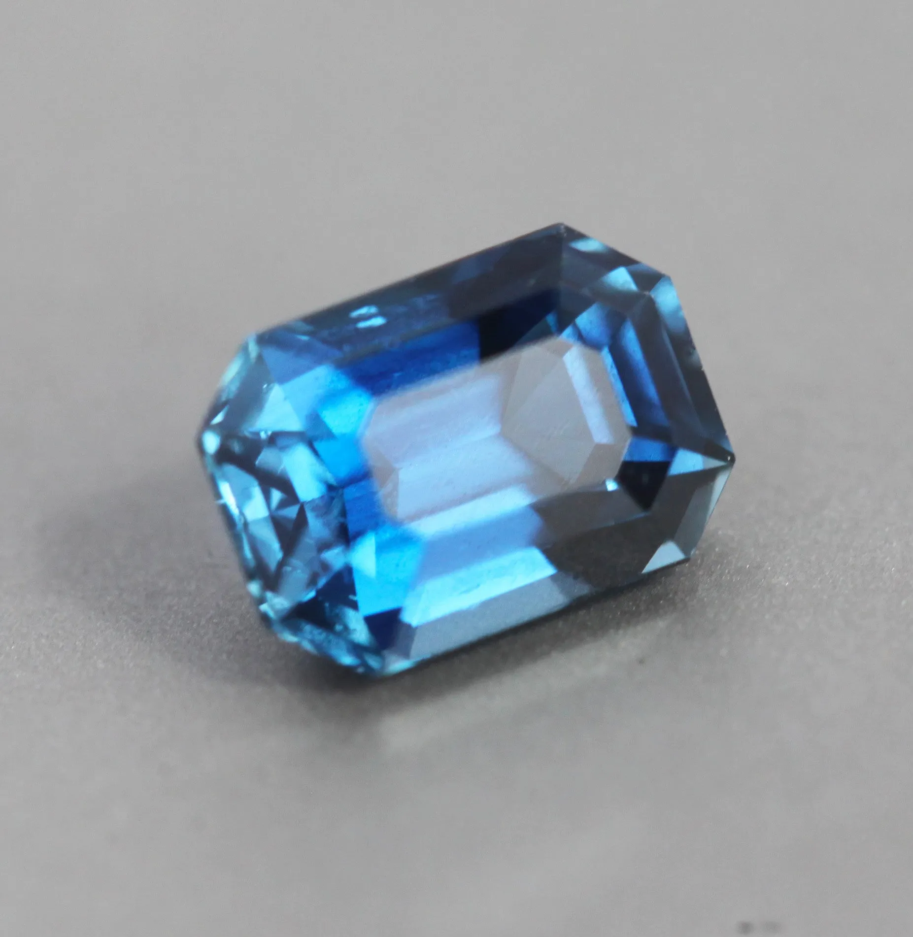 Loose 1.15 Ct Octagon Blue Sapphire