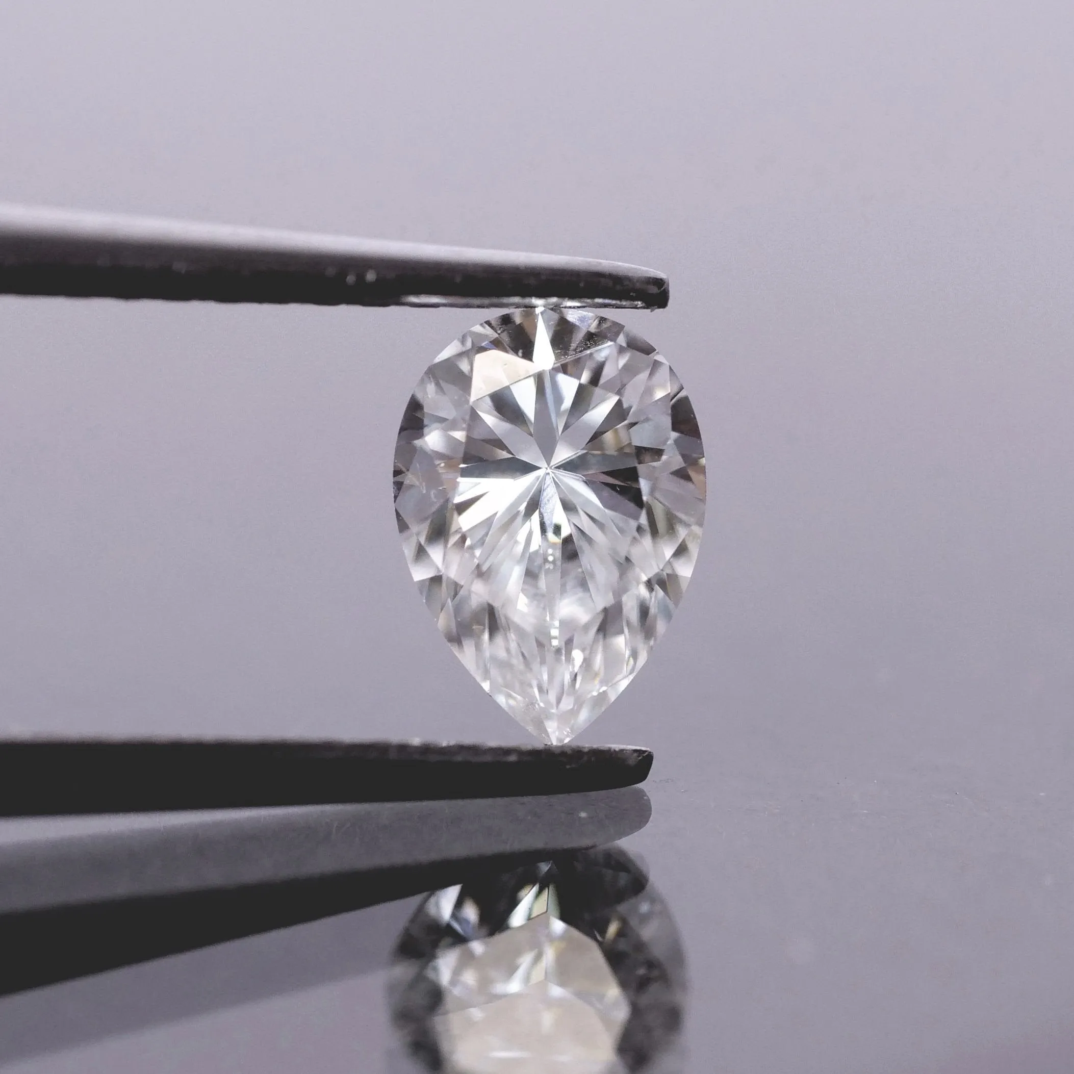 Moissanite | pear cut 7x5 mm, G color, VS, 0.68 ct