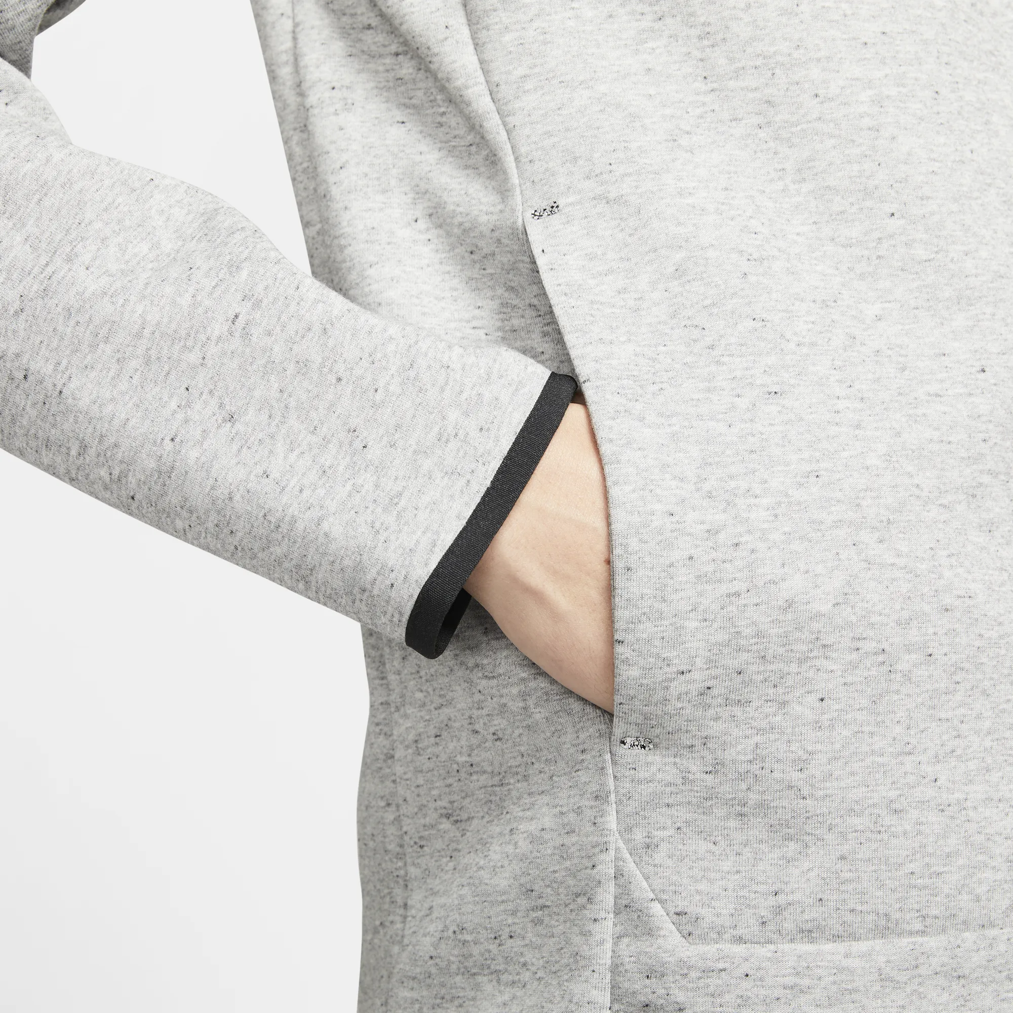 NIKE SPORTSWEAR TECH FLEECE