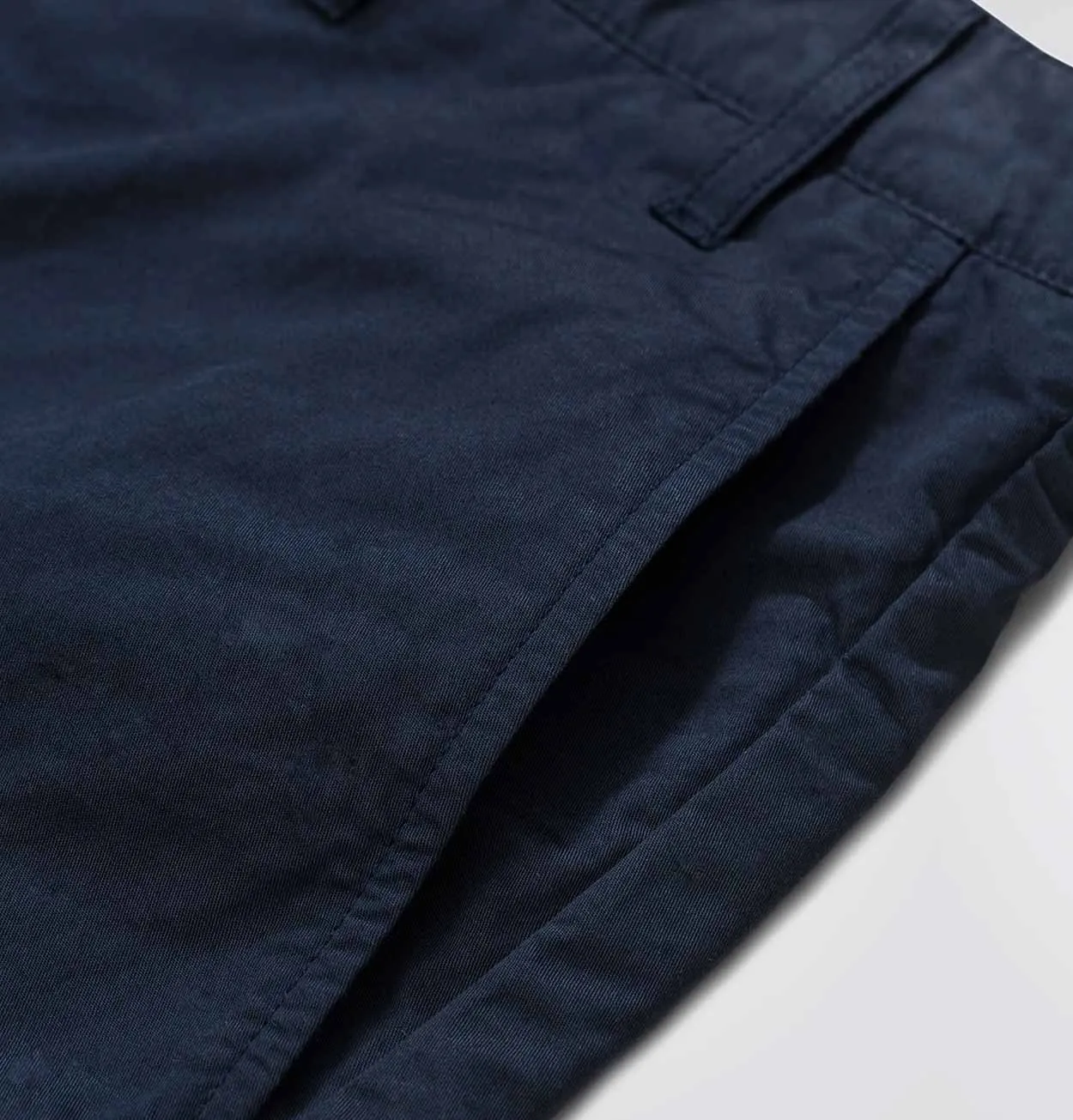 Norse Projects Aros Light Twill Shorts in Dark Navy