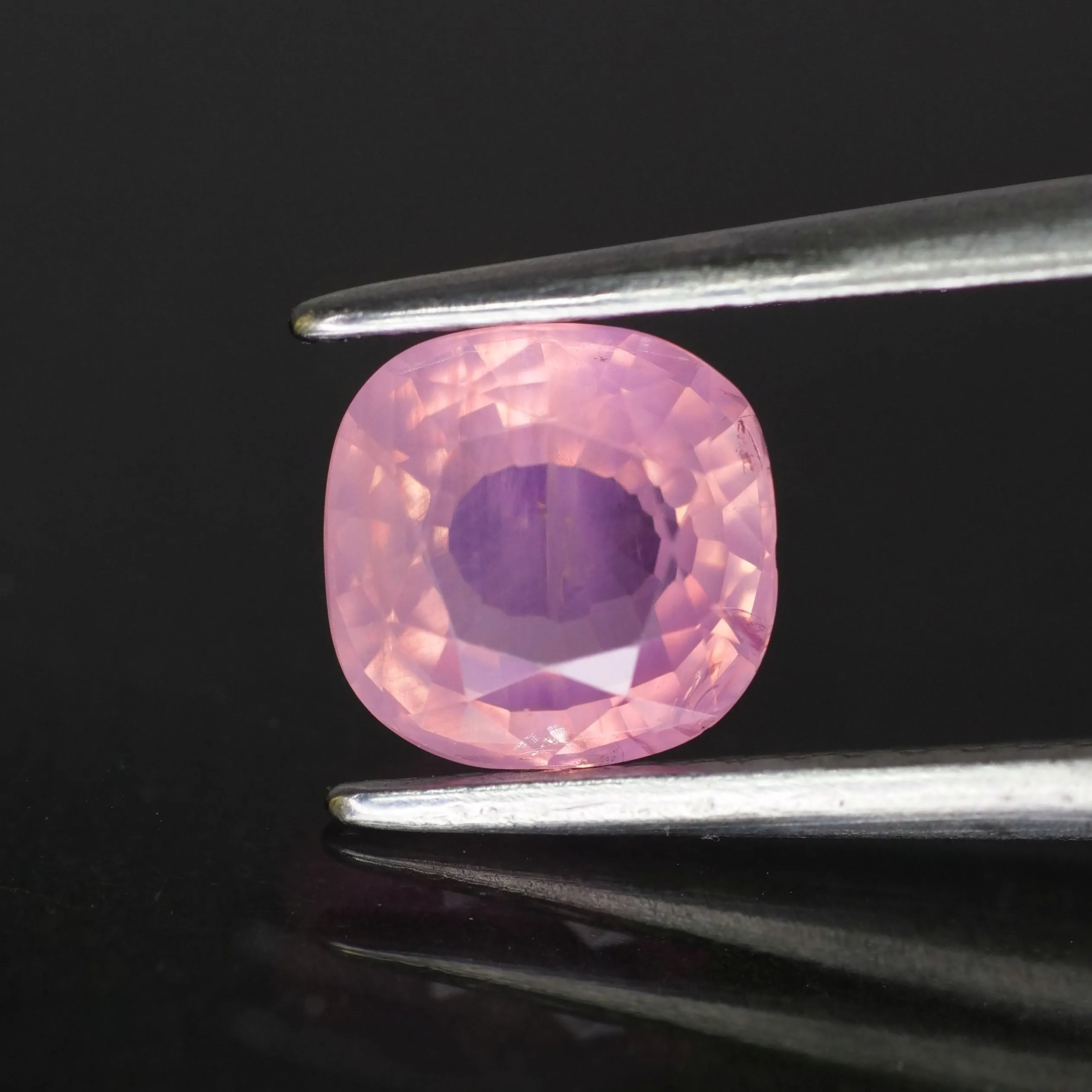 Sapphire opalescent | natural purplish pink, cushion cut *6x6mm, VS 1.2ct