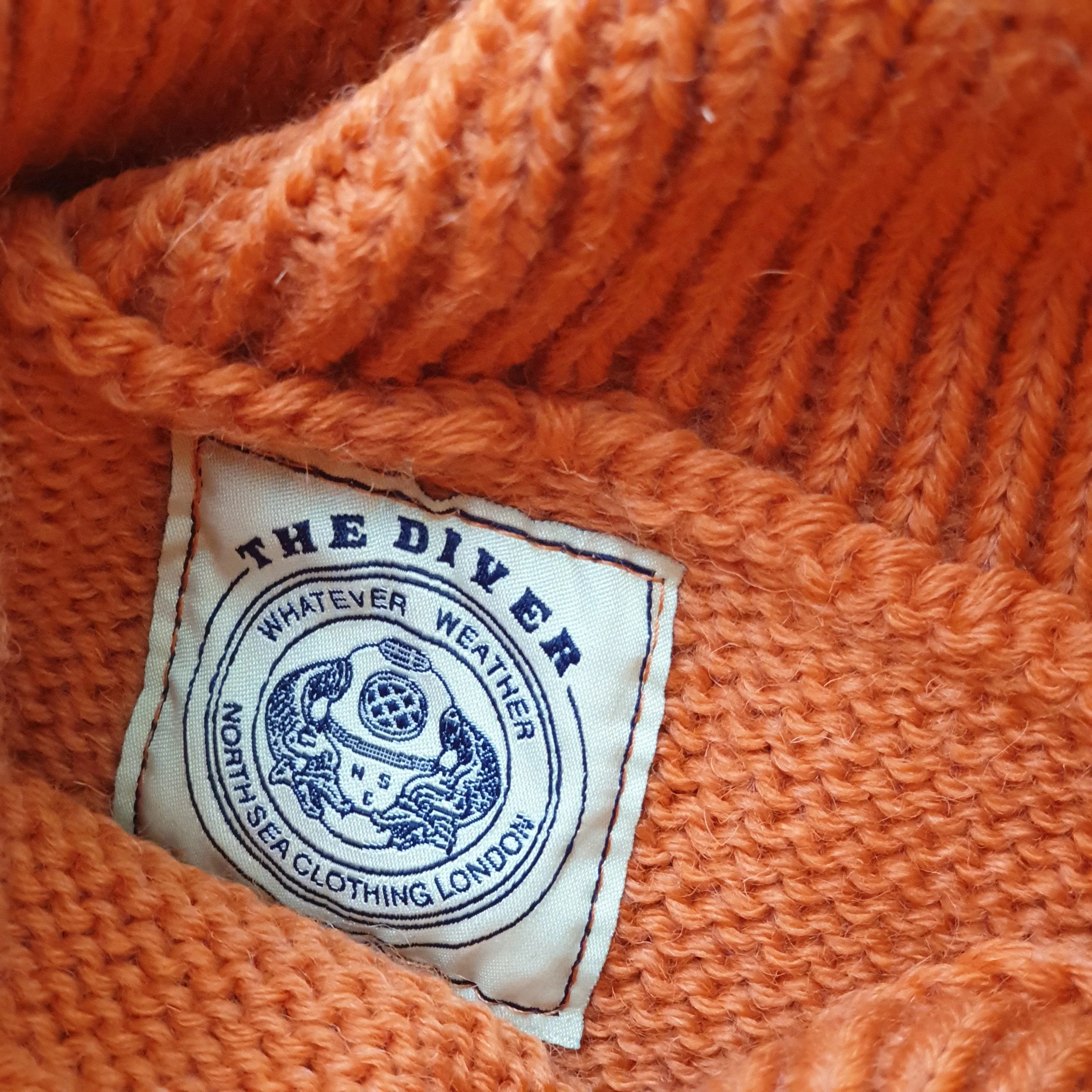 THE DIVER - ORANGE