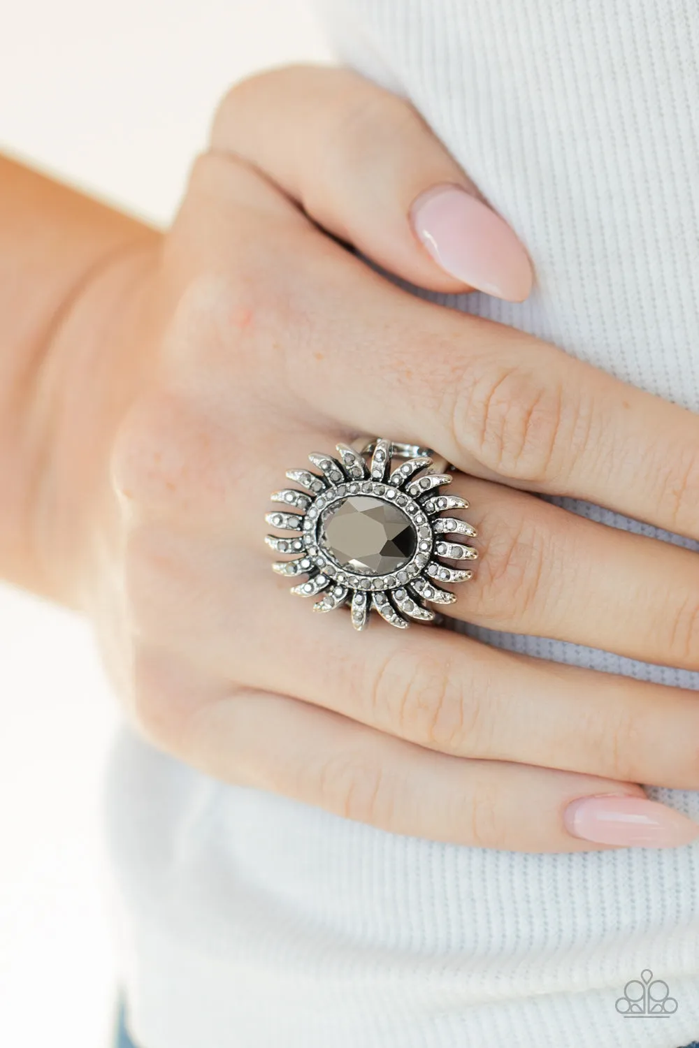 Ultra Luxe - Silver Paparazzi Ring