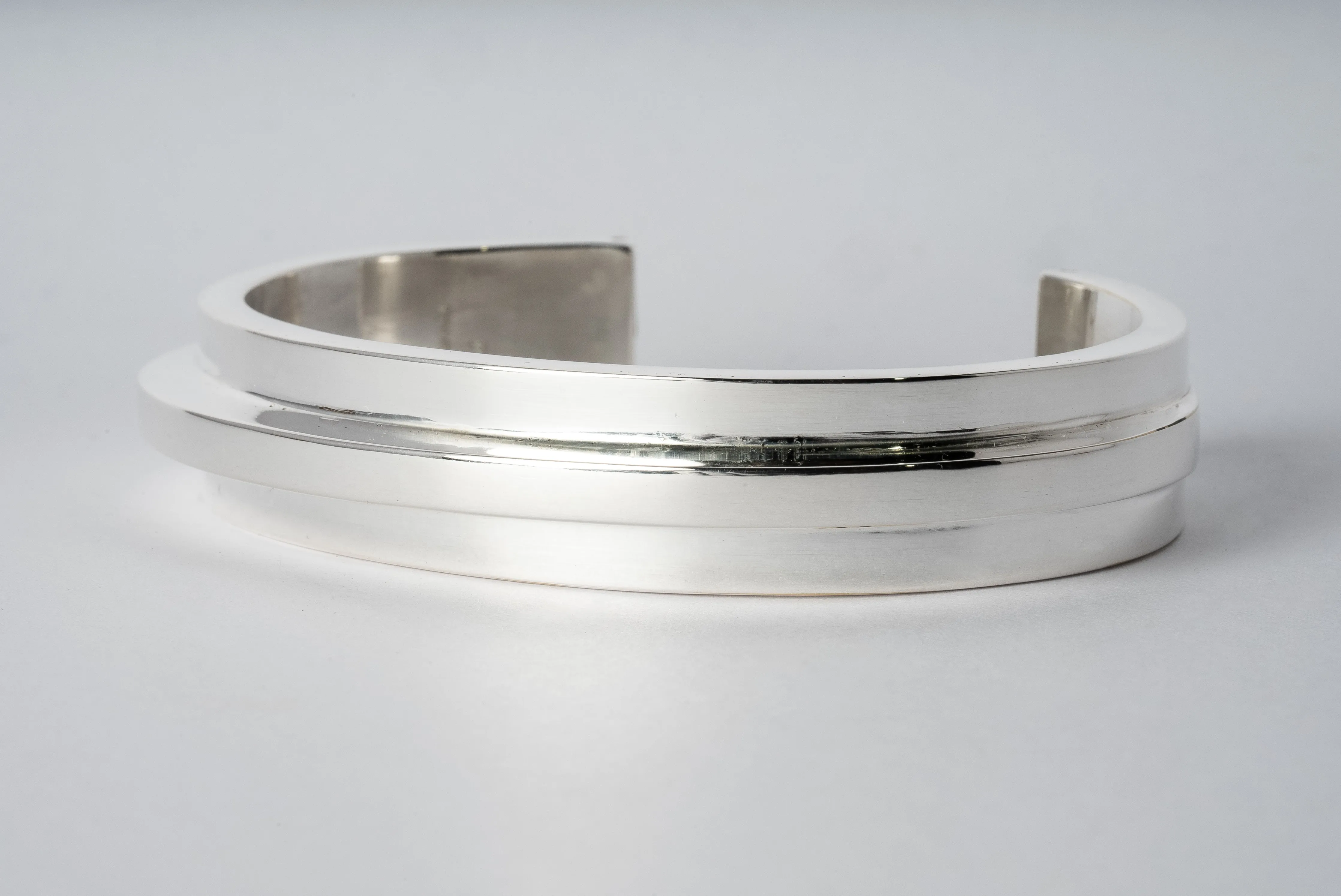 Ultra Reduction Ridge Bracelet (15mm, YS)